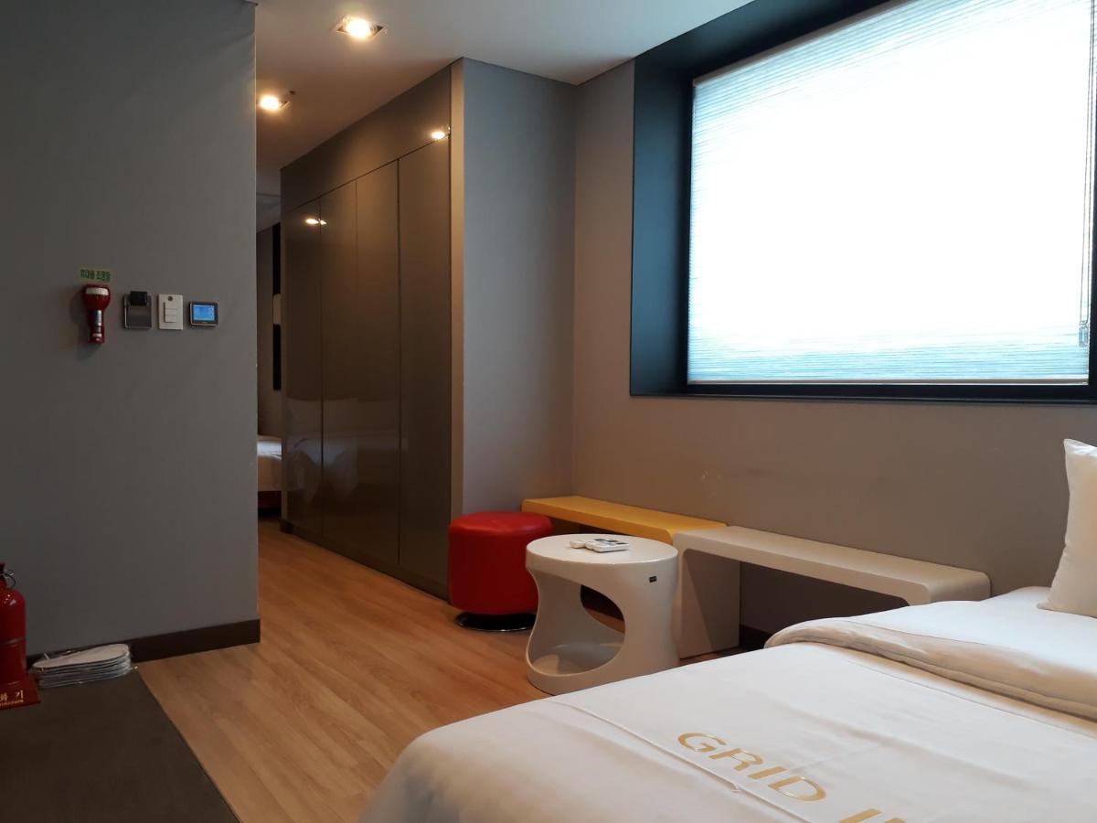 Grid Hotel